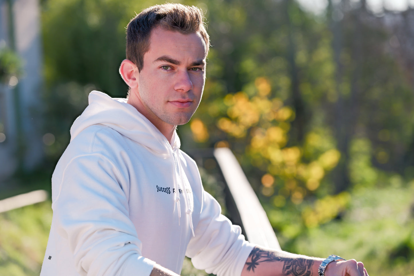 Hoodie Aetherium White – L’Esprit DCP.